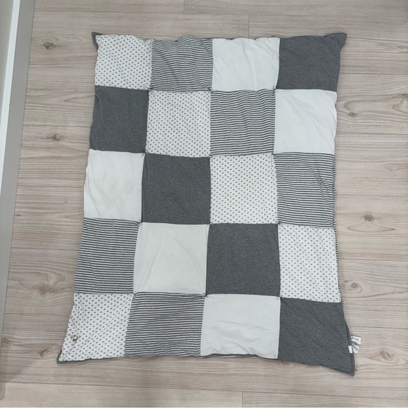 Sold Out Burt’s Bees Dottie Bee Organic Cotton Reversible Baby Quilt - EUC! - Picture 2 of 4